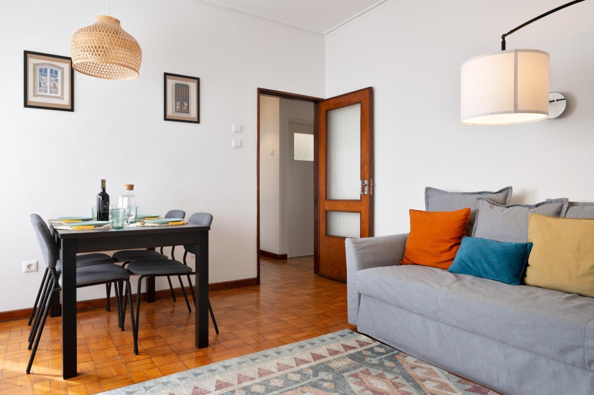 Praça da República - 2 bedroom top floor flat Porto Exterior foto